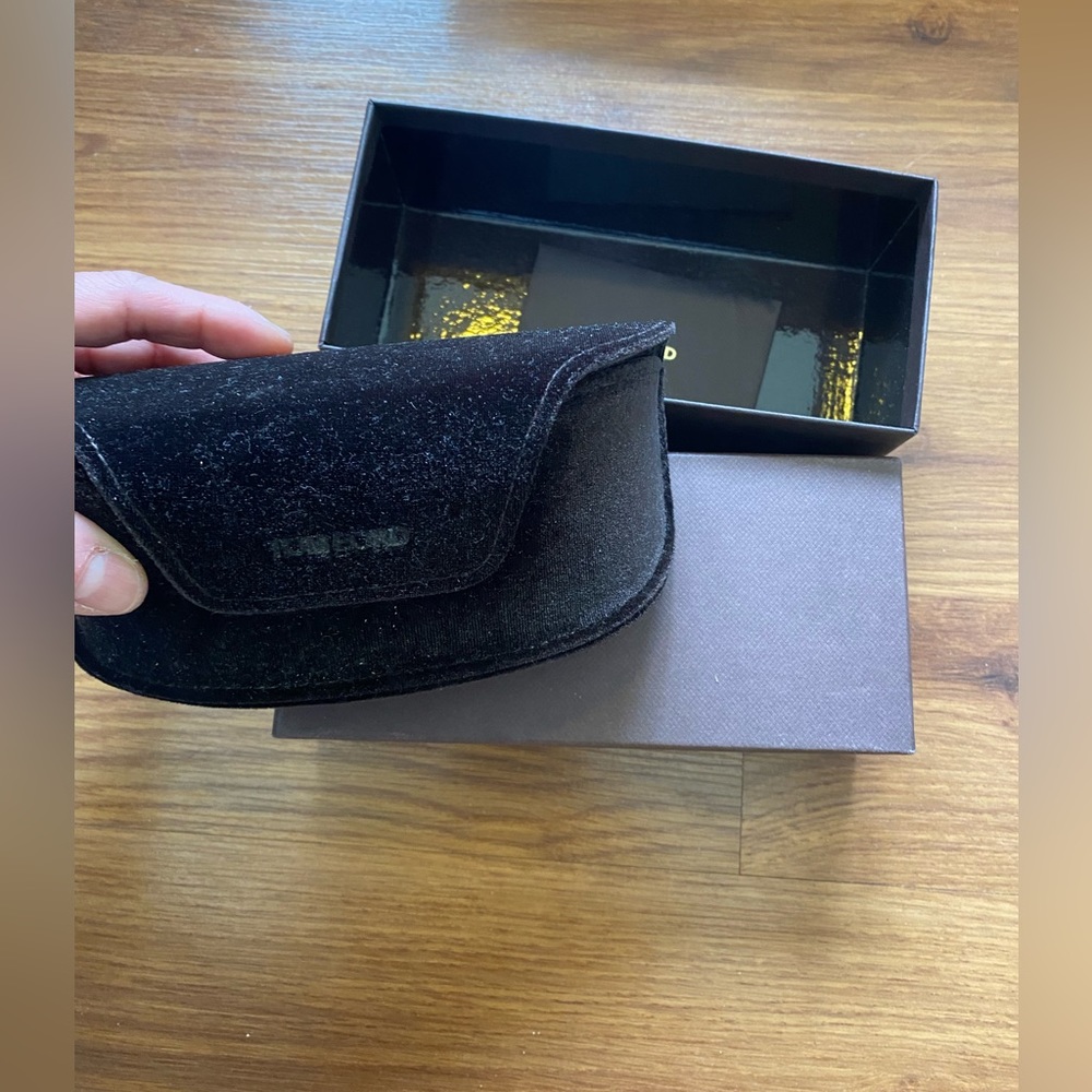 TOM FORD SUNGLASSES CASE/ BOX